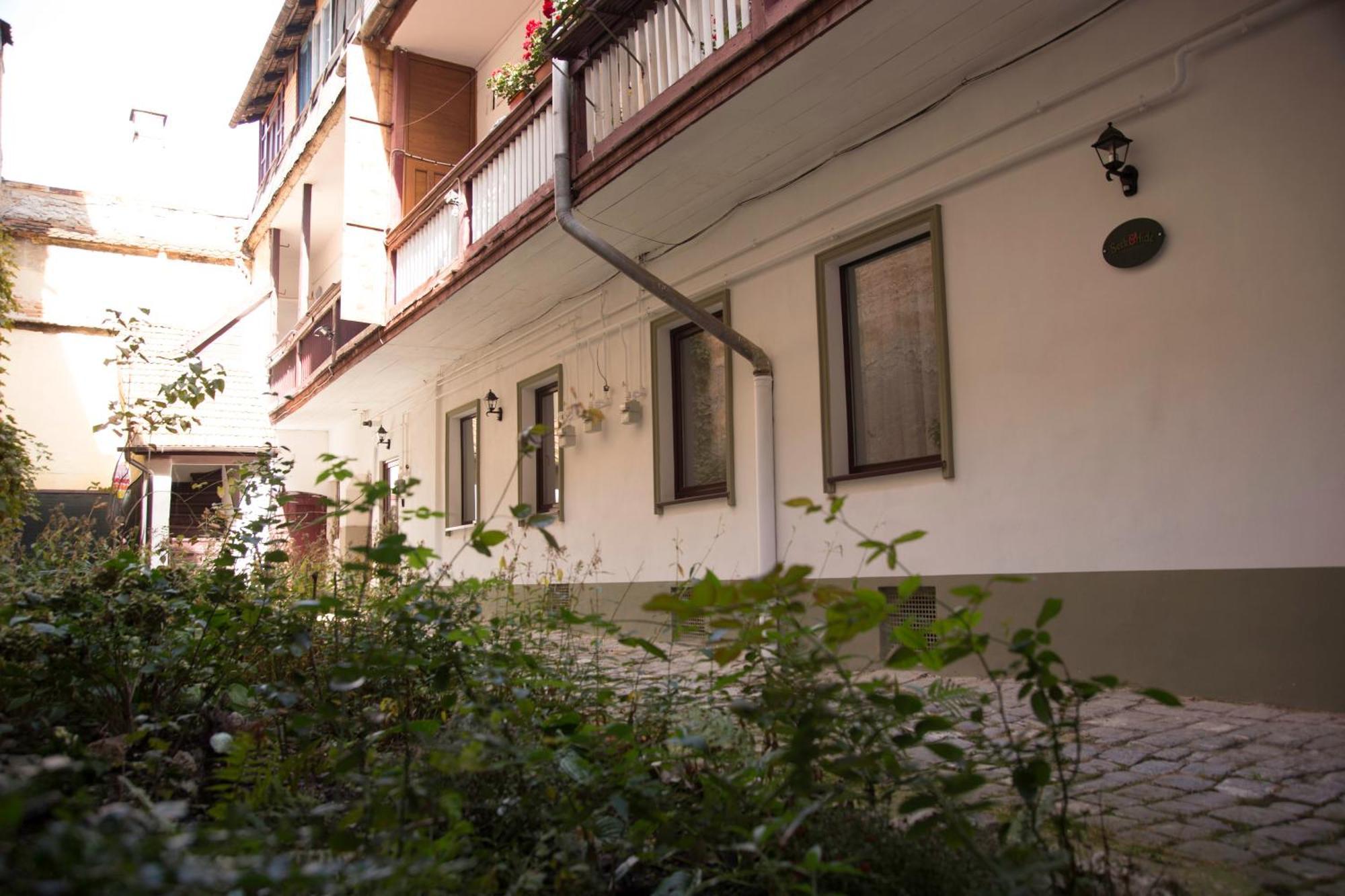 Seek And Hide - Little Julia'S Hideaway Braşov Extérieur photo